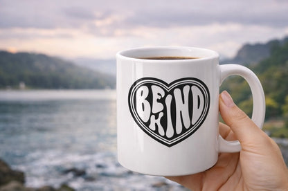 Caneca “Be Kind” — 325ml